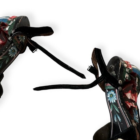 Vintage Filipino Hand Painted Wooden Wedge Sandals – 1940s bakya-inspired sandal - Picture 11 of 14